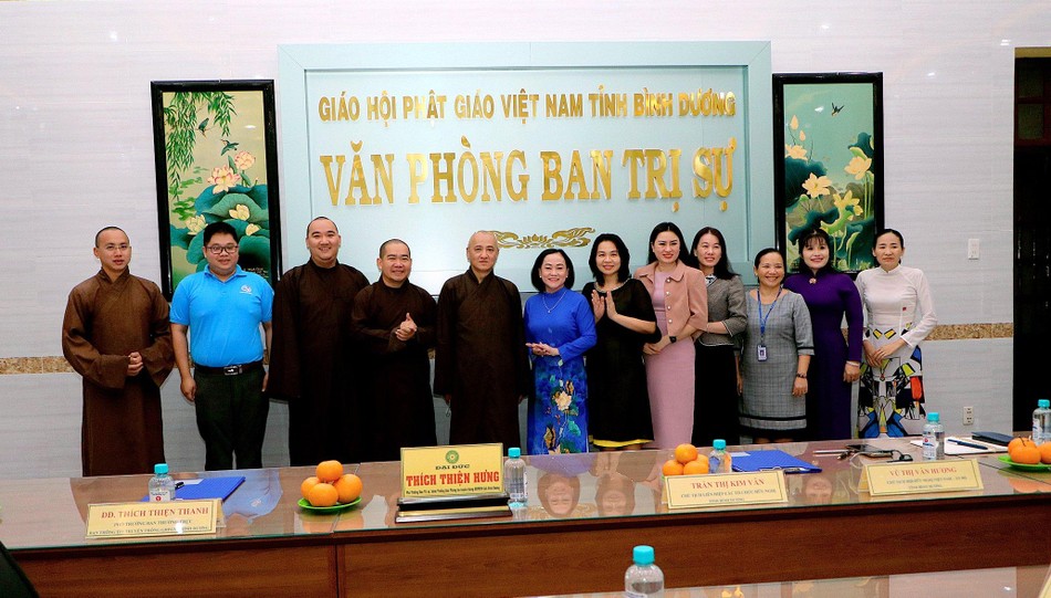 Chụp ảnh lưu niệm Chụp ảnh lưu niệm