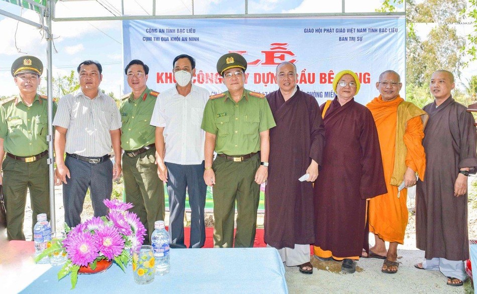 Chụp ảnh lưu niệm