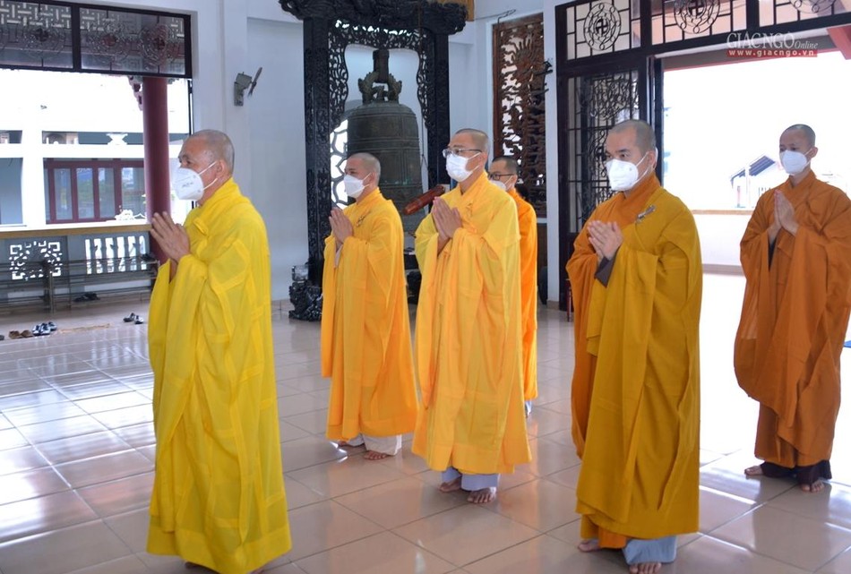 Hòa thượng Thích Nguyên Giác, cùng chư tôn đức môn đồ pháp quyến cố Trưởng lão Hòa thượng