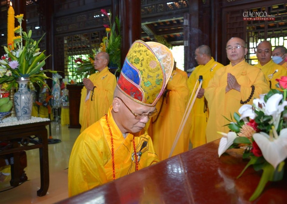 Hòa thượng Thích Phước Toàn, sám chủ nguyện hương