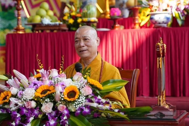 Hòa thượng Thích Bảo Nghiêm truyền giới đến Phật tử Hòa thượng Thích Bảo Nghiêm truyền giới đến Phật tử