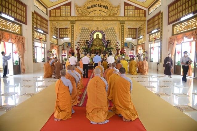 Chánh điện chùa Khánh Hưng Chánh điện chùa Khánh Hưng