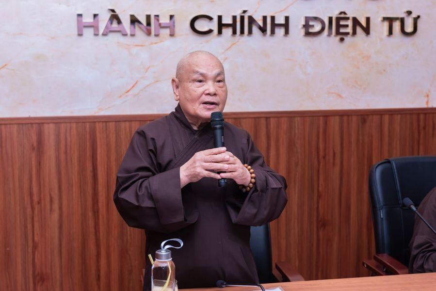 Hòa thượng Thích Thiện Nhơn phát biểu tại buổi họp - Ảnh: Đăng Huy