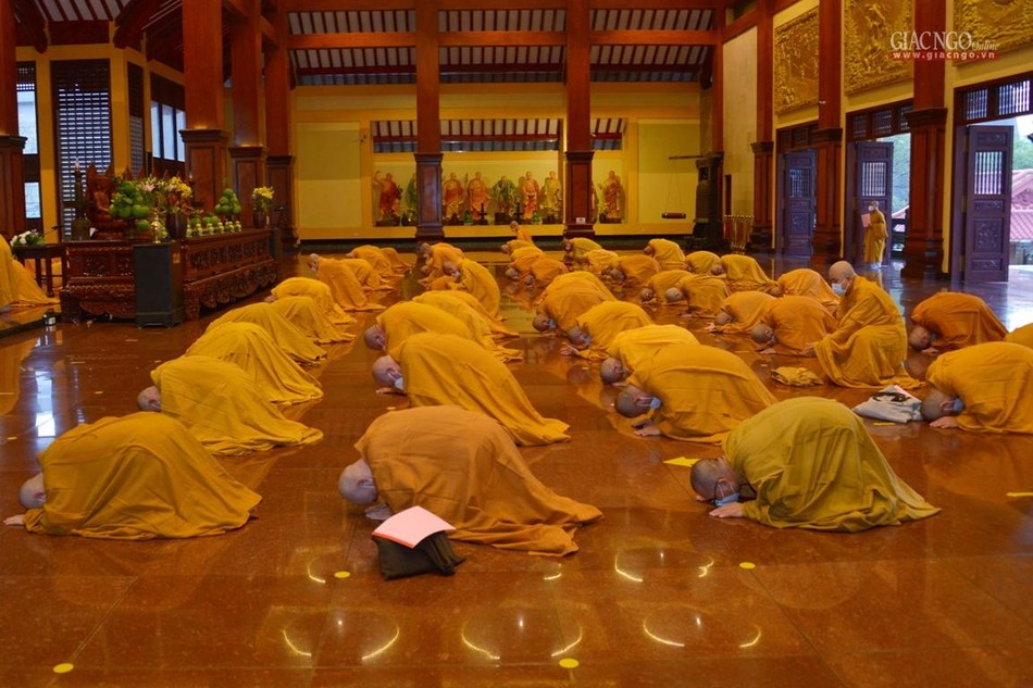 ... và phát lồ sám hối như pháp ... và phát lồ sám hối như pháp