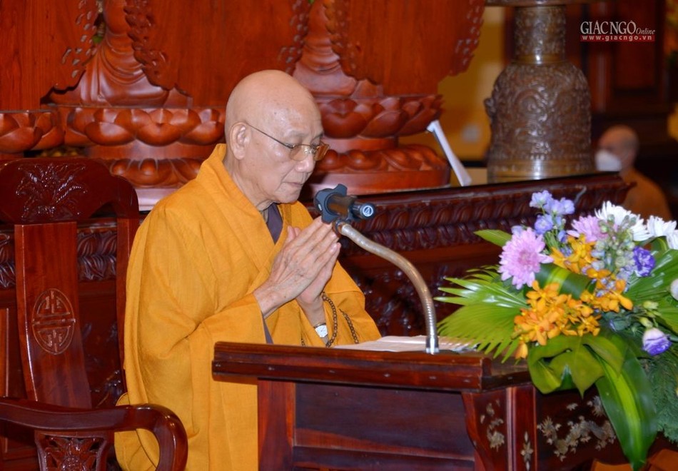 Hòa thượng Thích Minh Thông đại vị thuyết giới Tỳ-kheo và Bồ-tát Hòa thượng Thích Minh Thông đại vị thuyết giới Tỳ-kheo và Bồ-tát