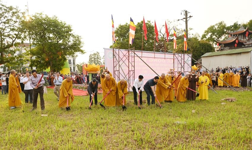 Nghi thức động thổ khởi công trụ sở Ban Trị sự GHPGVN tỉnh Lạng Sơn Nghi thức động thổ khởi công trụ sở Ban Trị sự GHPGVN tỉnh Lạng Sơn