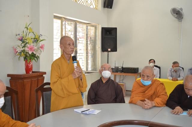 Hòa thượng Thích Từ Tánh chủ trì buổi họp Hòa thượng Thích Từ Tánh chủ trì buổi họp