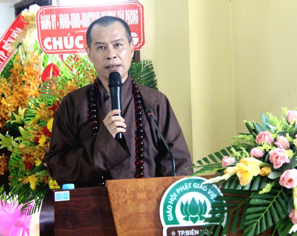 Thượng tọa Thích Minh Trí phát biểu tại hội nghị Thượng tọa Thích Minh Trí phát biểu tại hội nghị