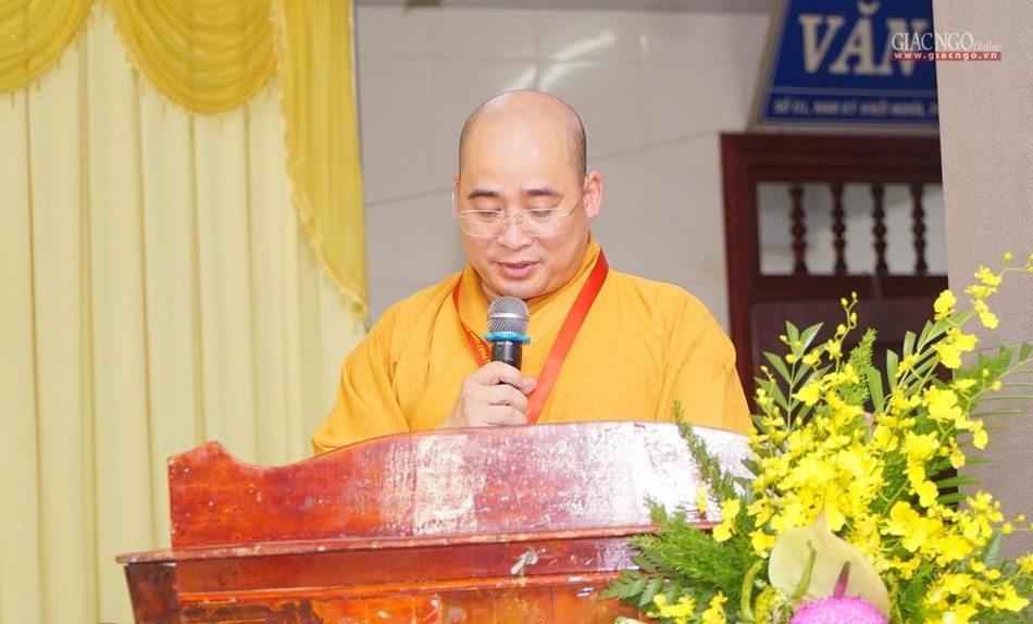 Đại đức Thích Trí Thuận trình bày tiến trình tổ chức đại hội Đại đức Thích Trí Thuận trình bày tiến trình tổ chức đại hội