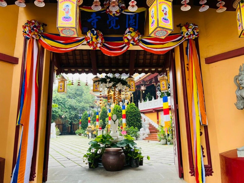 Không gian an lành nơi khuôn viên chùa Viên Giác Không gian an lành nơi khuôn viên chùa Viên Giác