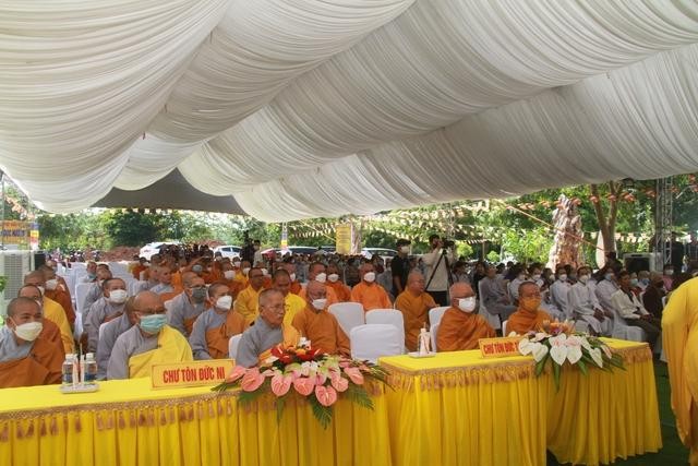 Chư tôn đức Tăng Ni tham dự lễ công nhận cơ số tôn giáo, bổ nhiệm trụ trì