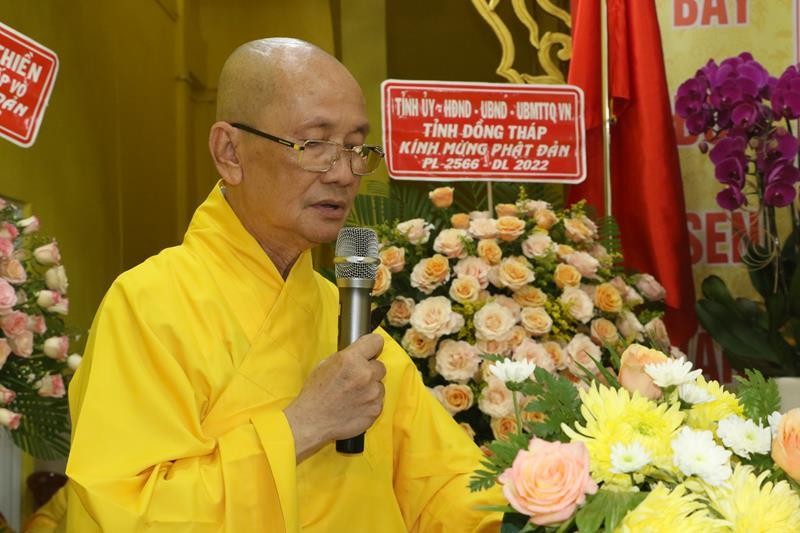 Hoà Thượng Thích Chơn Minh đọc Diễn văn Phật đản của Hòa thượng Chủ tịch Hội đồng Trị sự GHPGVN Hoà Thượng Thích Chơn Minh đọc Diễn văn Phật đản của Hòa thượng Chủ tịch Hội đồng Trị sự GHPGVN