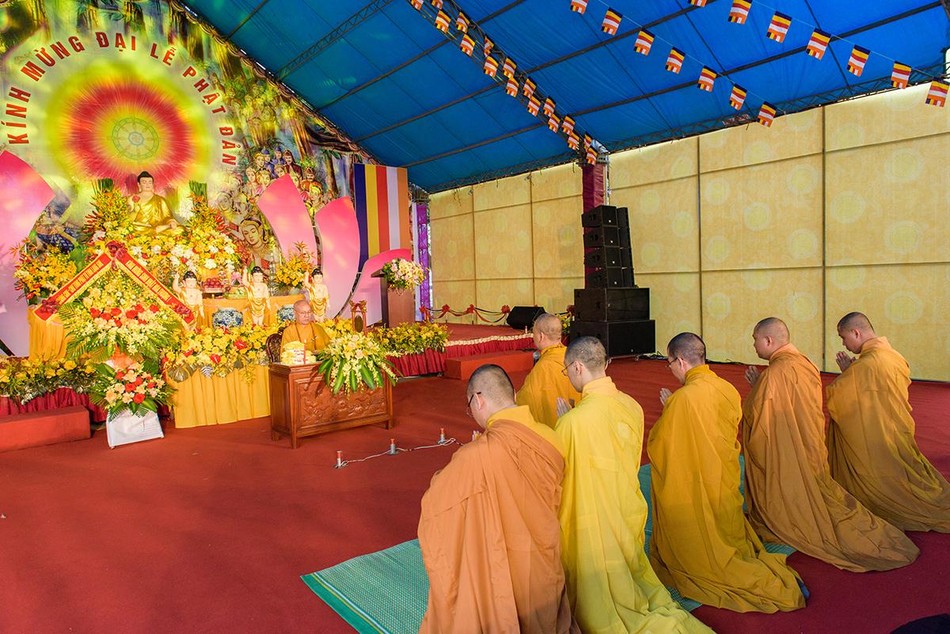 Hòa thượng Thích Quảng Tùng thuyết giảng "Ý nghĩa Đức Phật đản sinh" Hòa thượng Thích Quảng Tùng thuyết giảng "Ý nghĩa Đức Phật đản sinh"