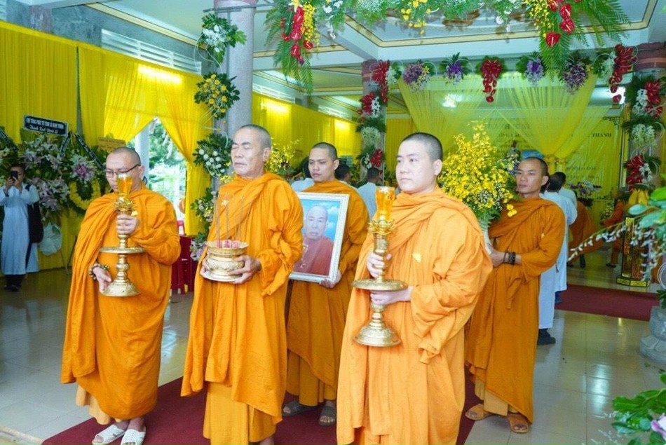 Lễ truy niệm, phụng tống kim quan Trưởng lão Hòa thượng Thích Giác Thanh đến nơi trà-tỳ ảnh 5 Lễ truy niệm, phụng tống kim quan Trưởng lão Hòa thượng Thích Giác Thanh đến nơi trà-tỳ ảnh 5