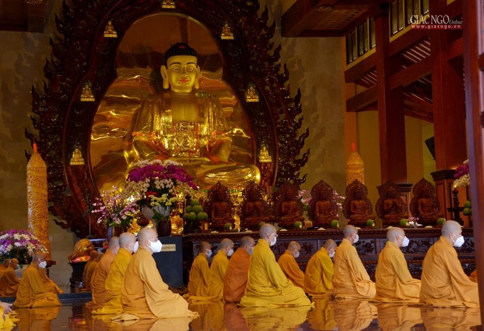 Bố-tát là nghi thức đặc thù từ thời Đức Phật nhằm nuôi dưỡng các pháp thiện lành