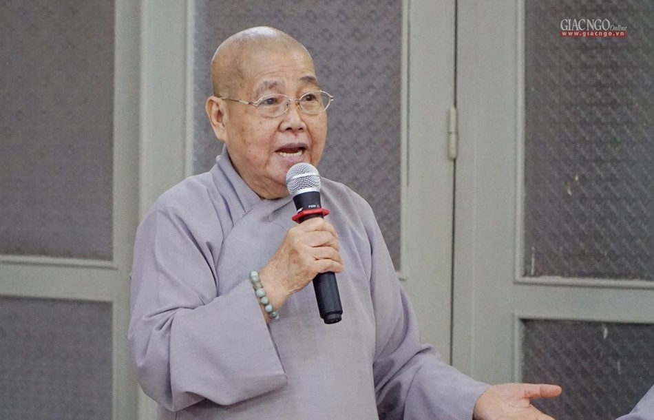 Ni trưởng Thích nữ Từ Nhẫn