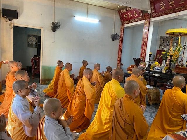 Chư tôn đức Tăng, Ni thực hiện thời khóa tu tập Chư tôn đức Tăng, Ni thực hiện thời khóa tu tập