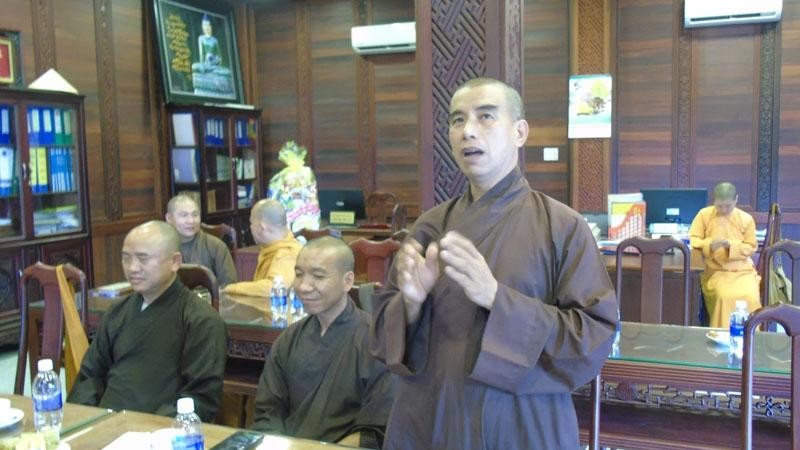 Đại biểu đóng góp ý kiến tại buổi họp của Ban Trị sự Đại biểu đóng góp ý kiến tại buổi họp của Ban Trị sự