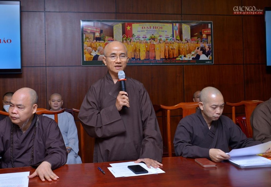 Thượng tọa Thích Thiện Quý phát biểu khai mạc buổi họp Thượng tọa Thích Thiện Quý phát biểu khai mạc buổi họp