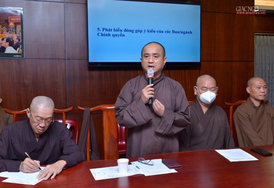 Thượng tọa Thích Tâm Hải thông tin về công tác truyền thông, báo chí tại buổi họp Thượng tọa Thích Tâm Hải thông tin về công tác truyền thông, báo chí tại buổi họp