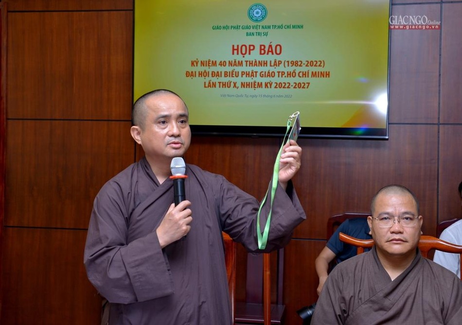 Thượng tọa Thích Tâm Hải cũng thông tin đến phóng viên báo đài về cách thức tác nghiệp tại Đại hội đại biểu Phật giáo TP.HCM Thượng tọa Thích Tâm Hải cũng thông tin đến phóng viên báo đài về cách thức tác nghiệp tại Đại hội đại biểu Phật giáo TP.HCM