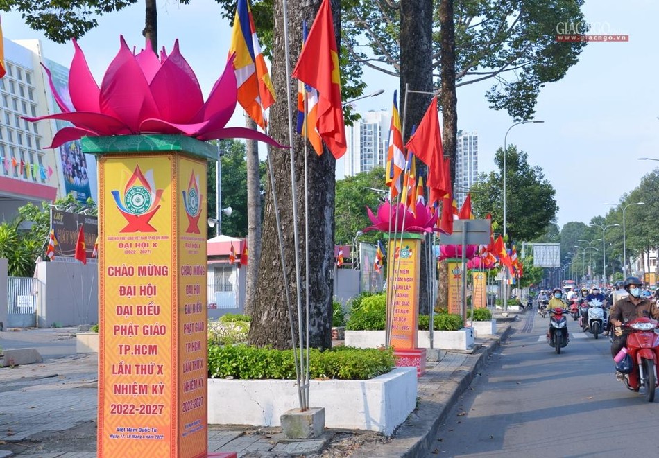 Không khi tươi vui chào mừng đại biểu về tham dự Đại hội lần thứ X Không khi tươi vui chào mừng đại biểu về tham dự Đại hội lần thứ X