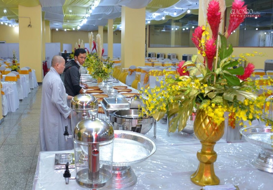 Tầng hầm - khu vực ẩm thực phục vụ cho đại biểu tham dự Tầng hầm - khu vực ẩm thực phục vụ cho đại biểu tham dự