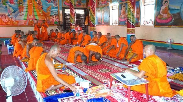 Hòa thượng Danh Đổng truyền giới tại giới đàn chùa Giồng Đá Hòa thượng Danh Đổng truyền giới tại giới đàn chùa Giồng Đá