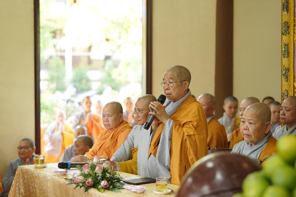 Ni trưởng Thích nữ Nhựt Khương chia sẻ, động viên chư Ni tại Ni viện Diệu Đức Ni trưởng Thích nữ Nhựt Khương chia sẻ, động viên chư Ni tại Ni viện Diệu Đức
