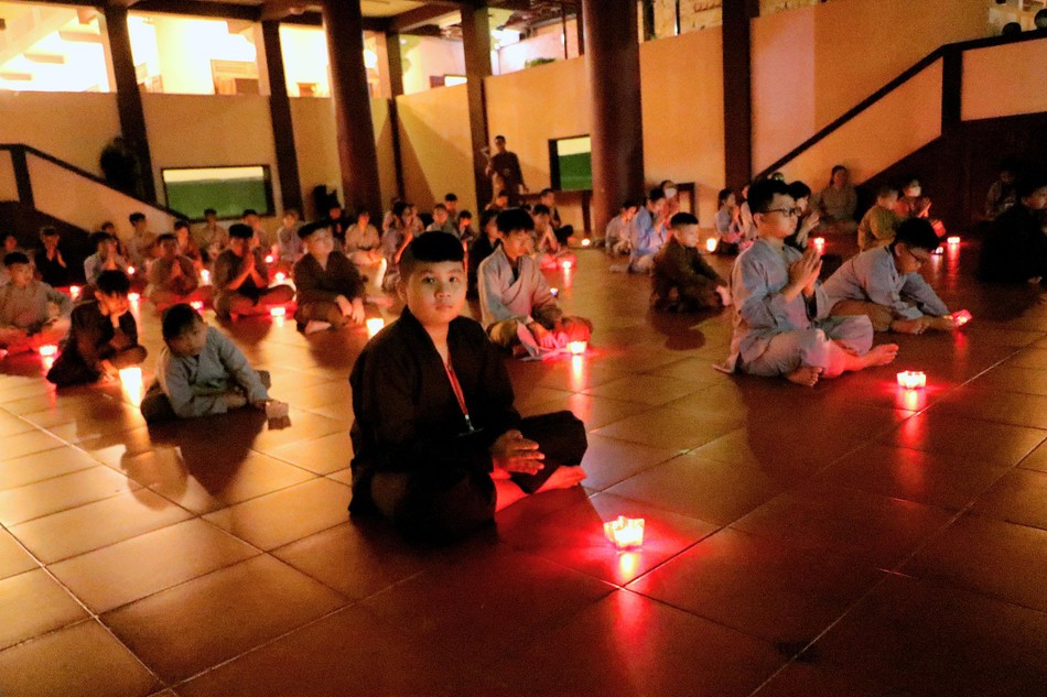 Thắp nến tri ân cha mẹ Thắp nến tri ân cha mẹ