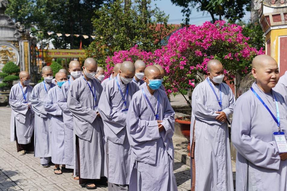 Giới tử đến đăng ký lưu trú Giới tử đến đăng ký lưu trú