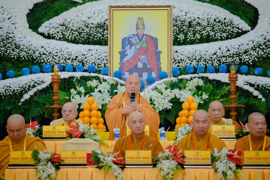 Hòa thượng Thích Thiện Nhơn ban đạo từ đến giới tử Hòa thượng Thích Thiện Nhơn ban đạo từ đến giới tử