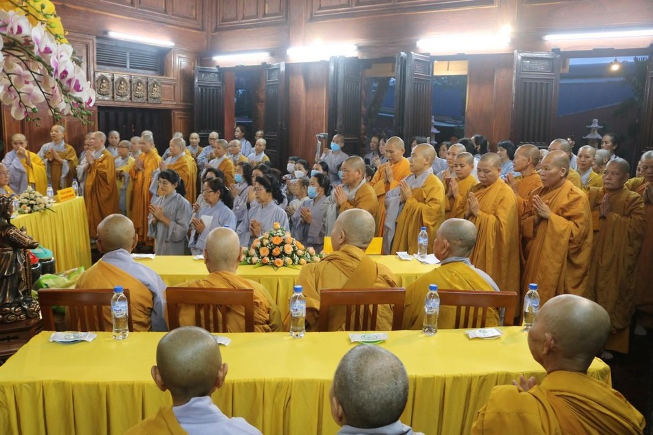 Đại diện Phật tử tác bách cúng dường Đại diện Phật tử tác bách cúng dường