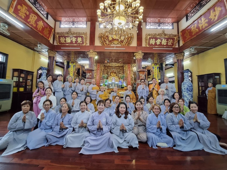 Tại tổ đình Sùng Đức, TP.Thủ Đức Tại tổ đình Sùng Đức, TP.Thủ Đức