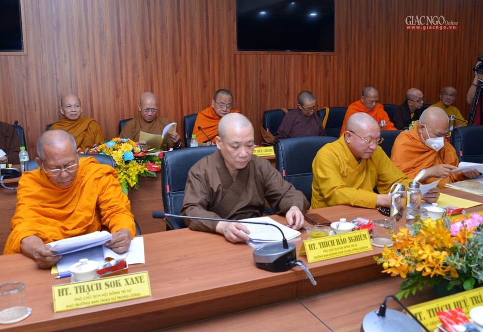 Chư tôn đức tham dự hội nghị Chư tôn đức tham dự hội nghị