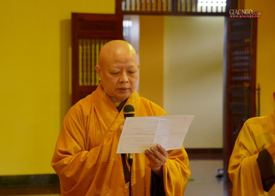 Hòa thượng Thích Lệ Trang, Trưởng ban Tổ chức, dẫn lễ