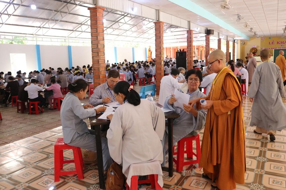 384 Phật tử tham dự hội thi giáo lý