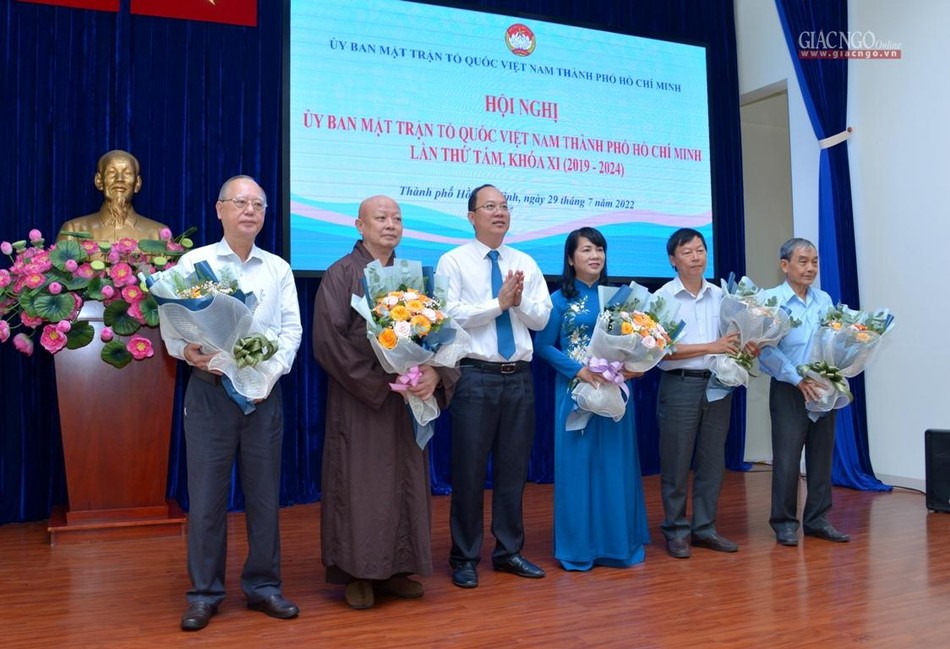 Hòa thượng Thích Lệ Trang được hiệp thương giữ chức vụ Phó Chủ tịch không chuyên trách Ủy ban MTTQVN TP.HCM Hòa thượng Thích Lệ Trang được hiệp thương giữ chức vụ Phó Chủ tịch không chuyên trách Ủy ban MTTQVN TP.HCM