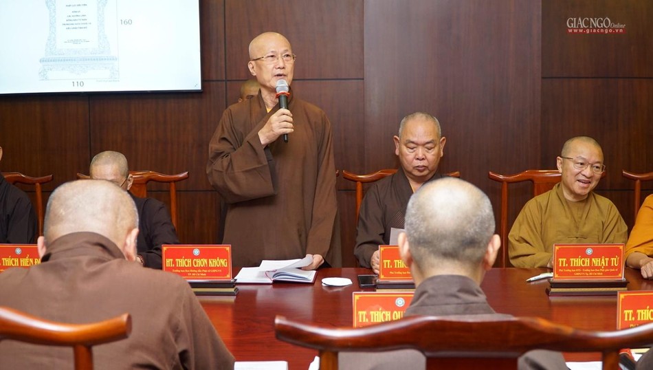 Hòa thượng Thích Chơn Không, Trưởng ban Hướng dẫn Phật tử góp ý tại buổi họp Hòa thượng Thích Chơn Không, Trưởng ban Hướng dẫn Phật tử góp ý tại buổi họp