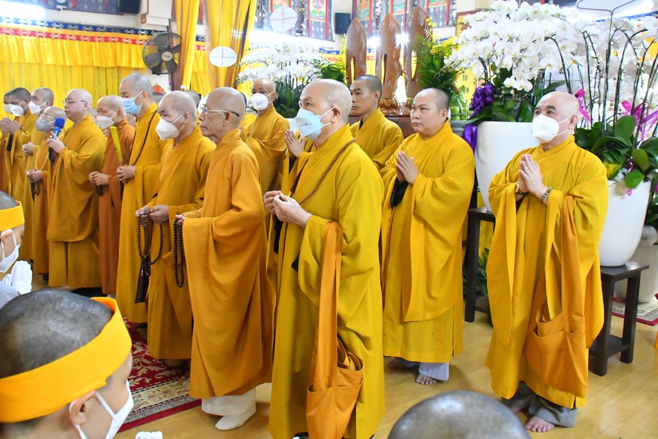 Chư tôn đức quận Phú Nhuận viếng tang Ni trưởng Thích nữ Như Giác Chư tôn đức quận Phú Nhuận viếng tang Ni trưởng Thích nữ Như Giác