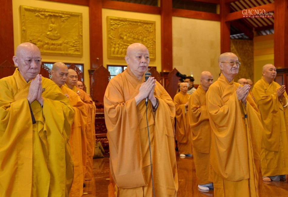 Hòa thượng Thích Lệ Trang đại diện chư Tăng dâng lời khánh tuế Đức Quyền Pháp chủ GHPGVN Hòa thượng Thích Lệ Trang đại diện chư Tăng dâng lời khánh tuế Đức Quyền Pháp chủ GHPGVN