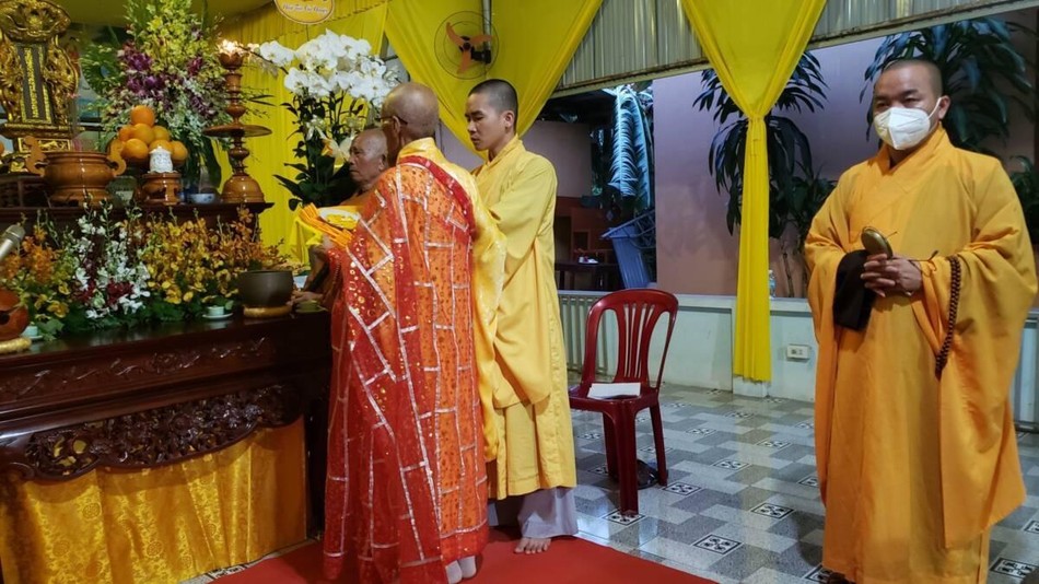 Hòa thượng Thích Trừng Giác được cung thỉnh sái tịnh đàn tràng Hòa thượng Thích Trừng Giác được cung thỉnh sái tịnh đàn tràng