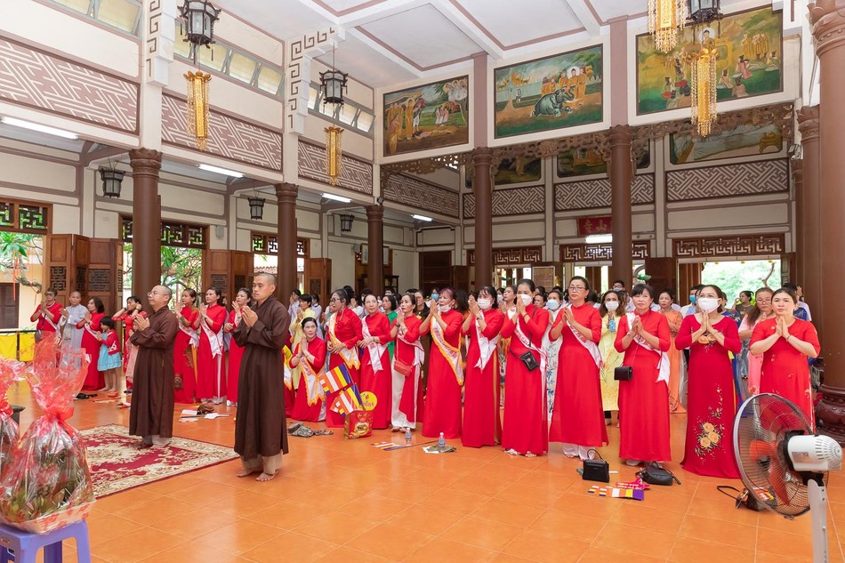 Đảnh lễ Tam bảo