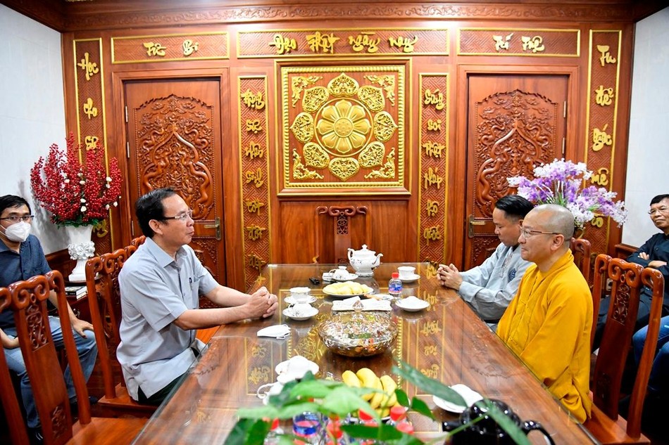 Bí thư Thành ủy TP.HCM Nguyễn Văn Nên khích lệ tiếp tục tổ chức các chương trình thiện nguyện của chùa Giác Ngộ Bí thư Thành ủy TP.HCM Nguyễn Văn Nên khích lệ tiếp tục tổ chức các chương trình thiện nguyện của chùa Giác Ngộ