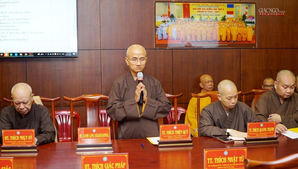 Thượng tọa Thích Thiện Quý báo cáo một số công tác tổ chức đại lễ kỳ siêu Thượng tọa Thích Thiện Quý báo cáo một số công tác tổ chức đại lễ kỳ siêu