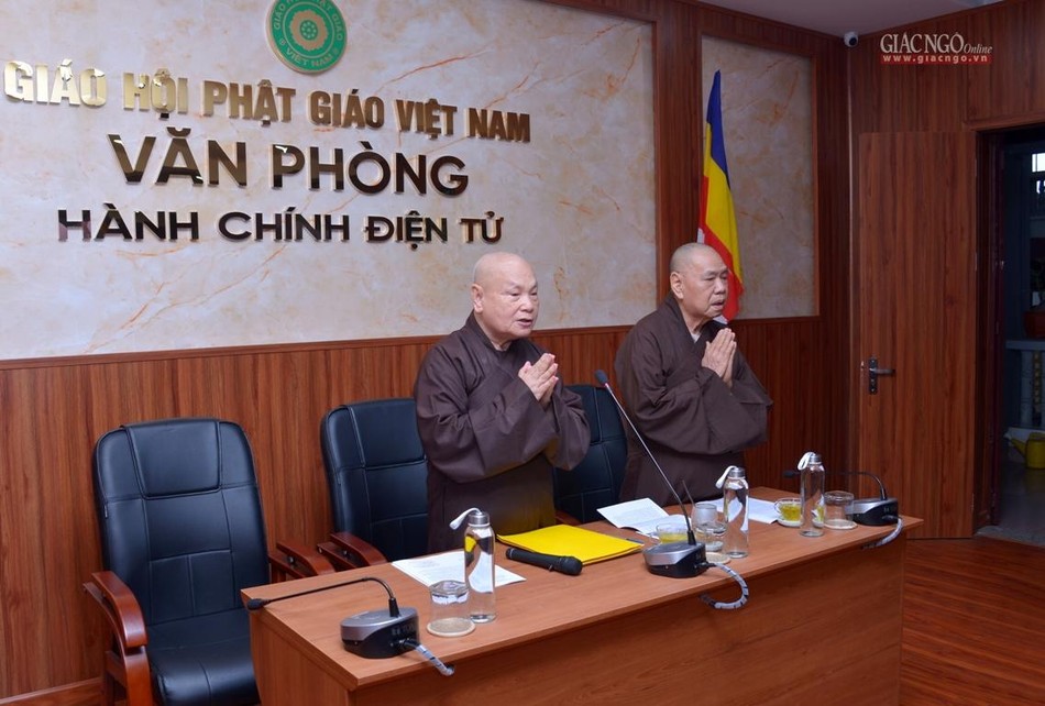 Hòa thượng Chủ tịch và Phó Chủ tịch Thường trực Hội đồng Trị sự