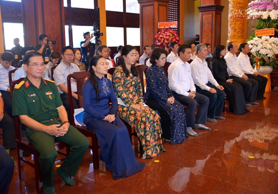 Lãnh đạo Thành ủy TP.HCM, đại diện Sở, ban ngành TP.HCM, Quận ủy quận 10 tham dự