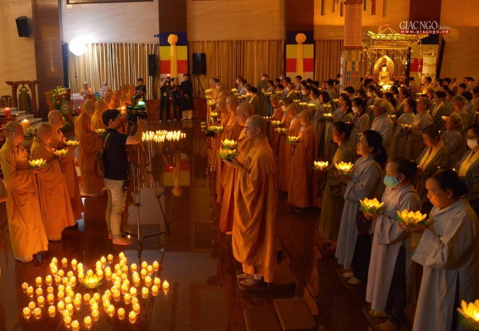 Thiêng liêng Thiêng liêng