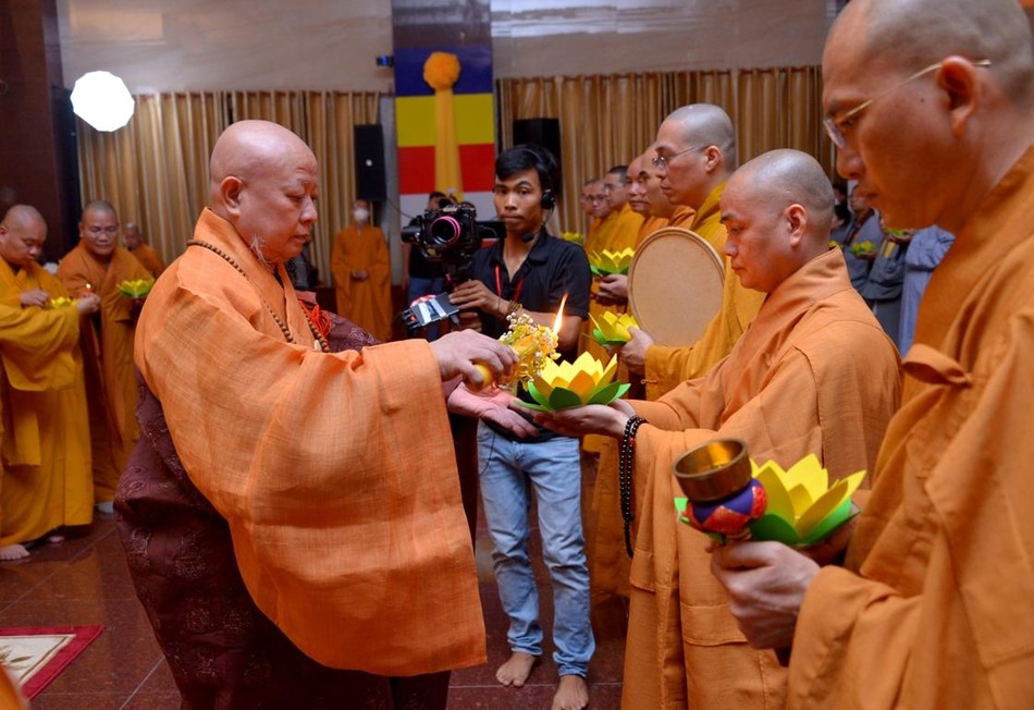 Đến chư tôn đức Đến chư tôn đức