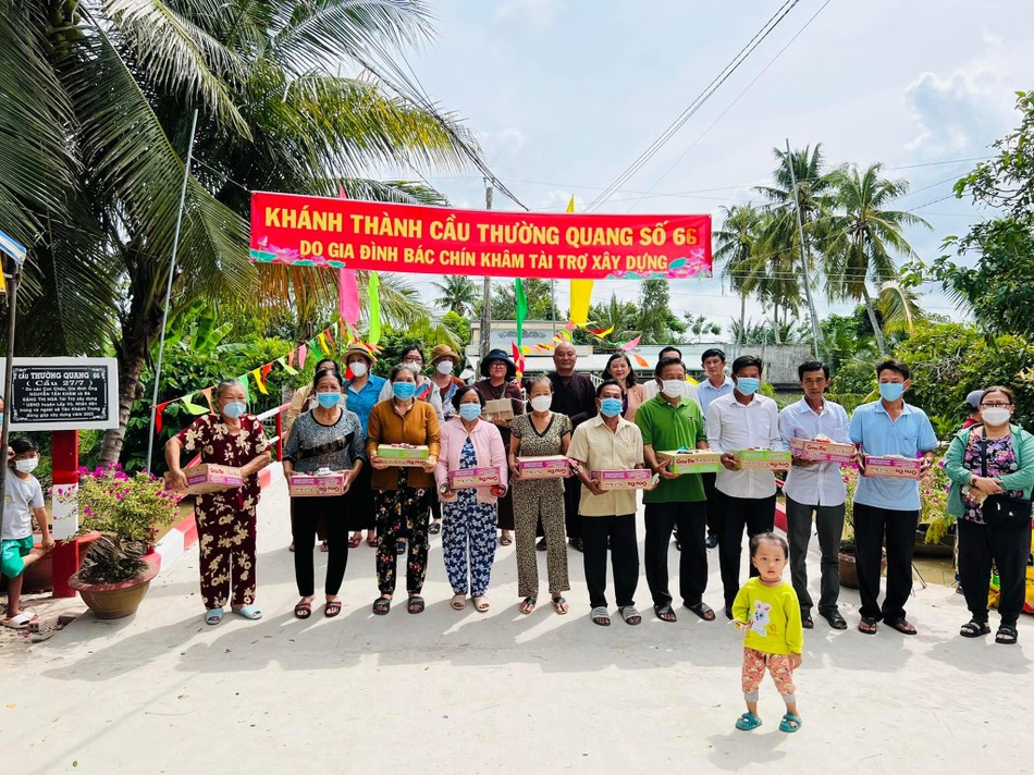 Đoàn từ thiện trao quà đến bà con nghèo tại xã Tân Khánh Trung, huyện Lấp Vò Đoàn từ thiện trao quà đến bà con nghèo tại xã Tân Khánh Trung, huyện Lấp Vò